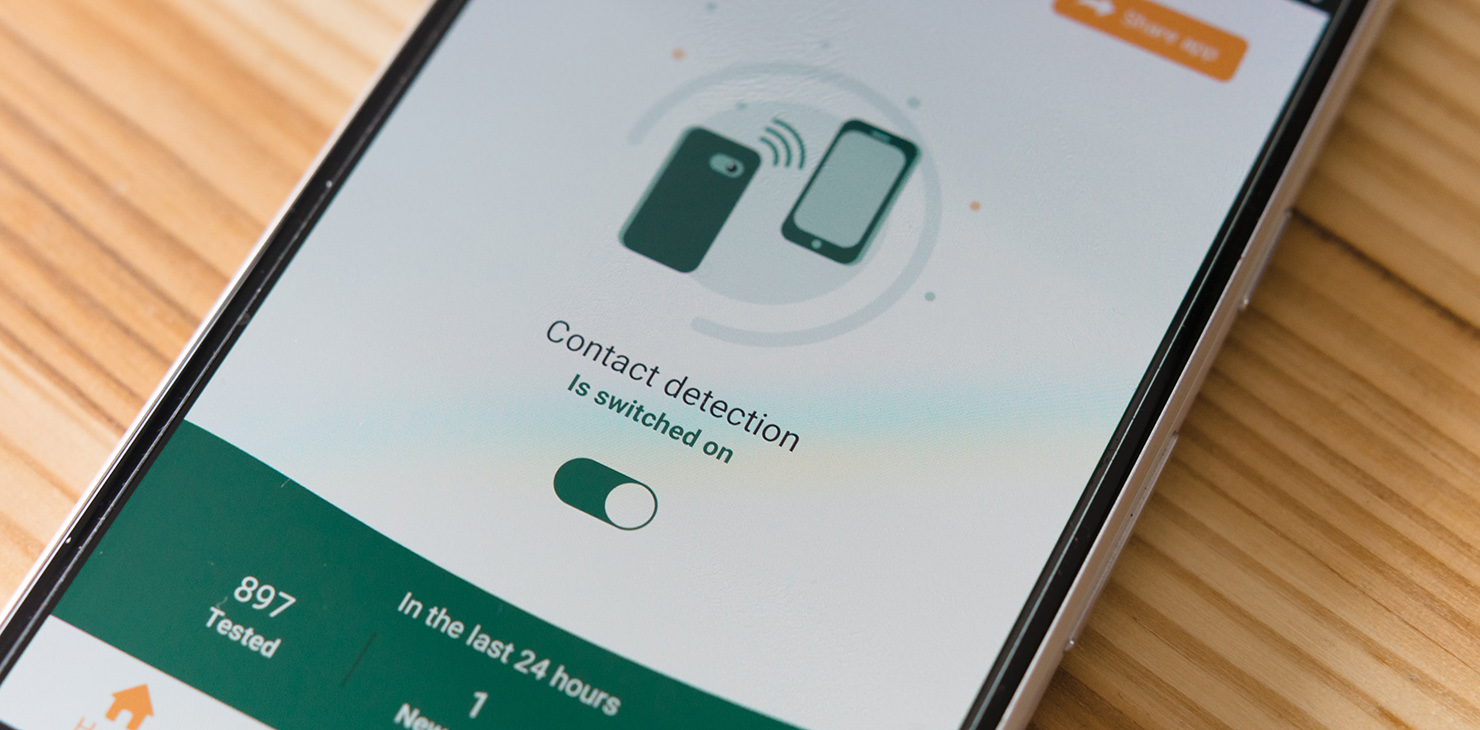 Covid-19 (Google, Apple) contact detection app on smartphone; Photo by Markus Winkler via Unsplash